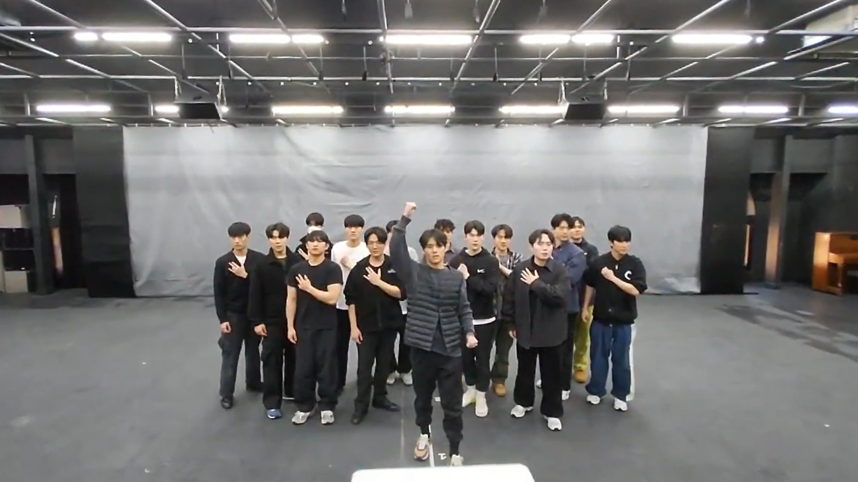 서경대학교 공연예술학부 뮤지컬전공, 3.1절 타종행사에서 ‘영웅’ 공연 선보여…주인공 ‘안중근’ 역 이정우 학우 인터뷰(4).png