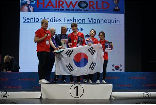 OMC HAIR WORLD 2.jpg