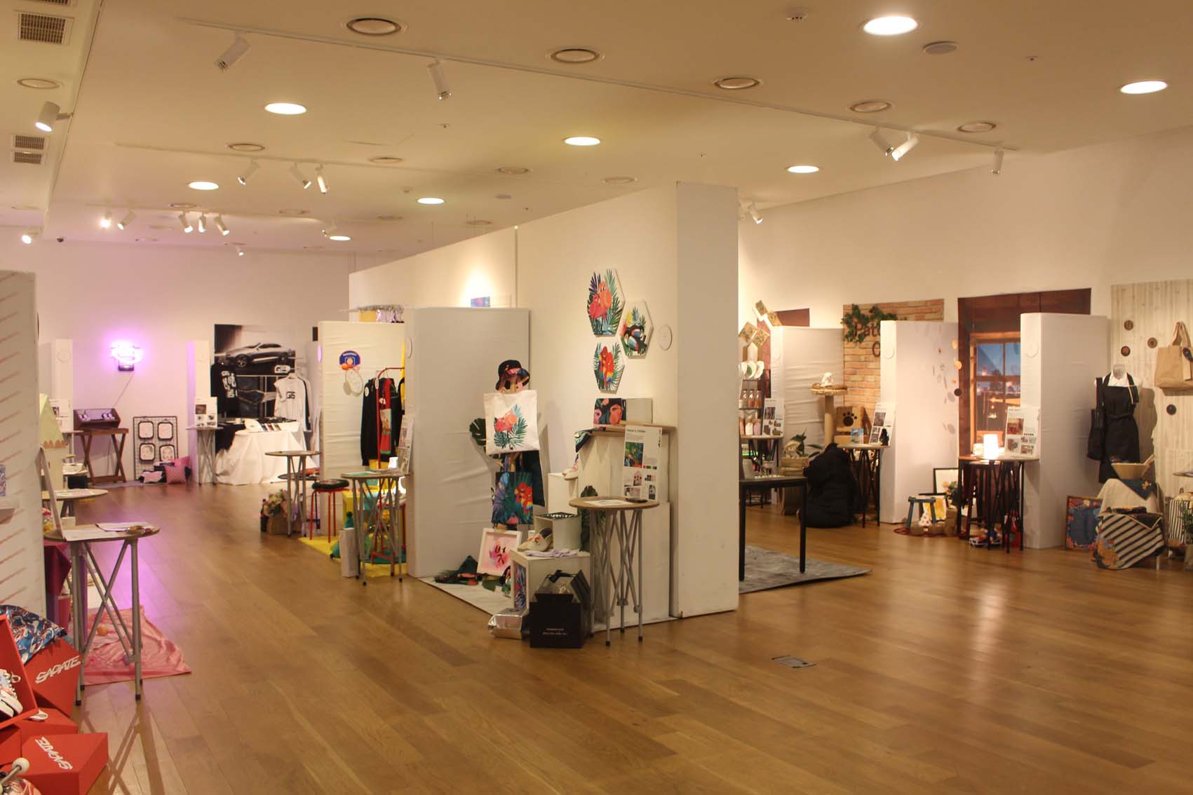 디자인학부 졸업전시회2.JPG