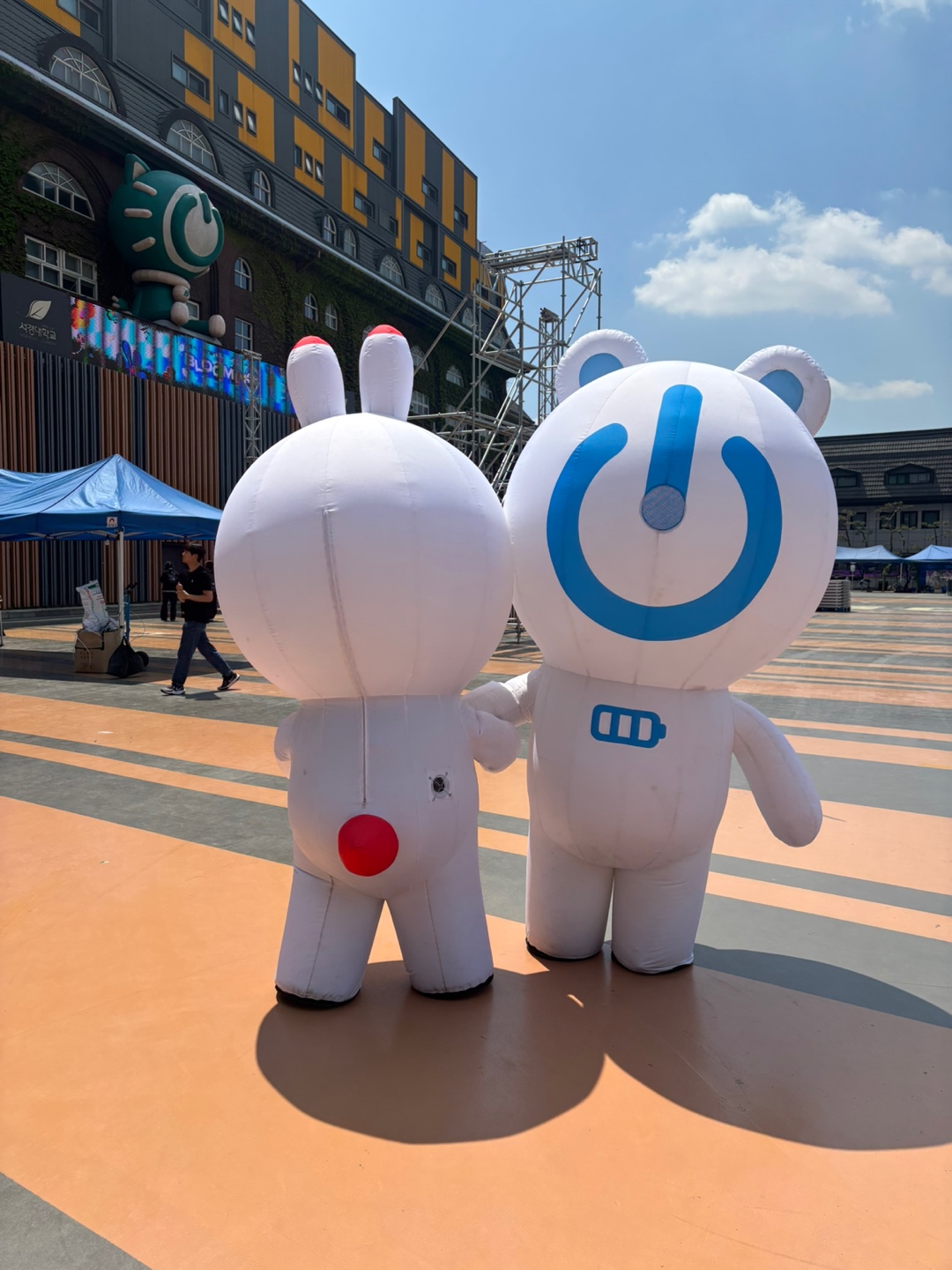 2025 서경대학교 대동제, ‘Blooming’ 주제로 5월 7일 (수)부터 9일 (금)까지 3일간 교내 스콘 스퀘어 등지에서 성황리에 열려 (3).jpg