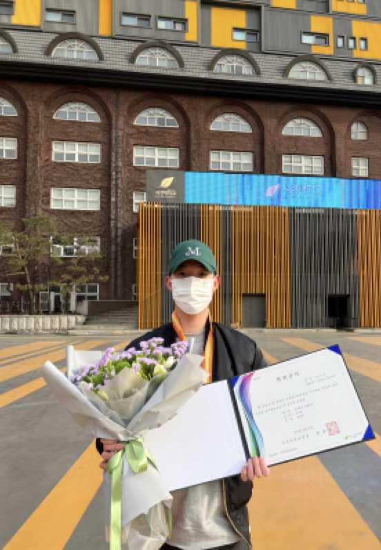 사회과학대학 군사학과 18학번 이민희 졸업생.png