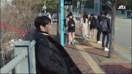 부부의세계 속 서경대 앞 버스정류장.jpg