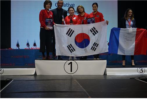 OMC HAIR WORLD 4.jpg