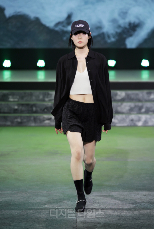 리이-서경대 패션쇼, 고급+트렌드 공존하는 무대(16).jpg