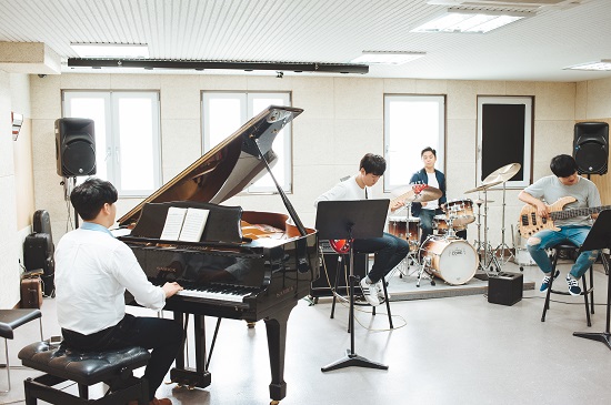 실용음악학부 합주 모습.jpg
