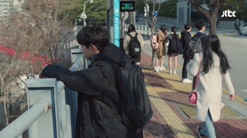 부부의 세계 _ 서경대 정문 2.jpg