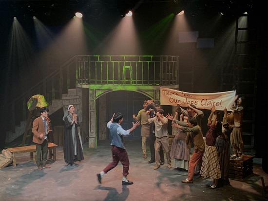 무대기술 전공 학우들이 디자인 한 세트 3.jpg