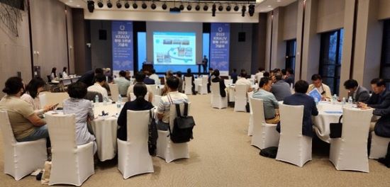 이석형 교수 KRAUV 주도 대기업-투자자-정부 생태계 충분 가능(2).jpg