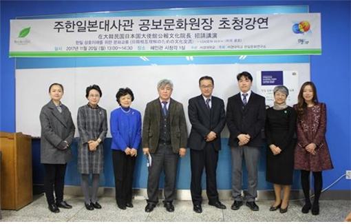 강주연 비서 겸 부번역관 2.jpg