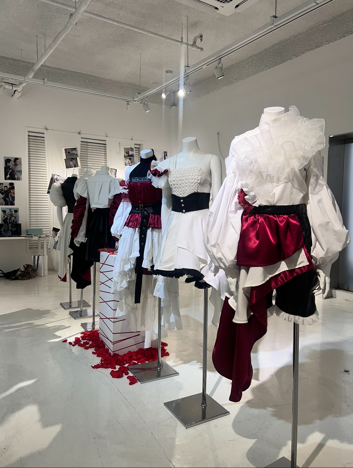 2025 서경대학교 무대패션전공 졸업작품 전시회 ‘No Answer The identity of ‘I’‘ 성황리에 개최 (5).jpg