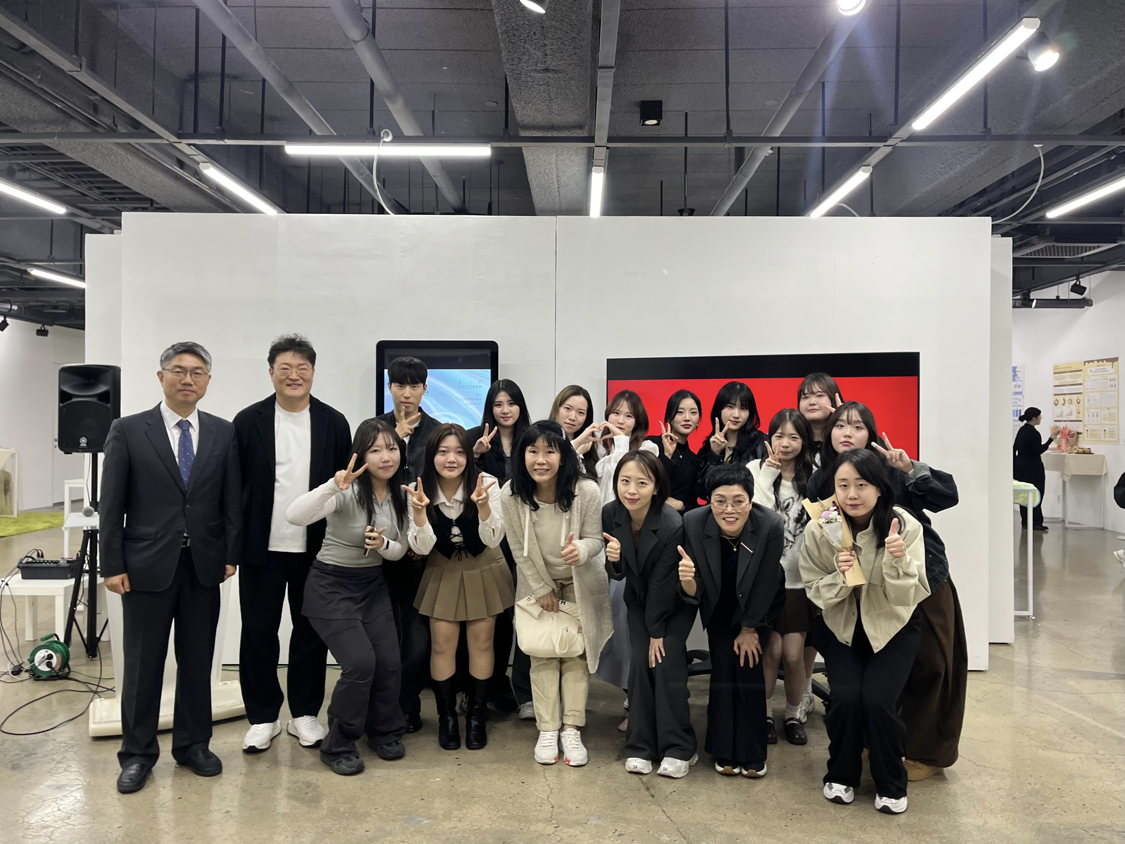 서경대학교 미용예술대학 코스메틱&뷰티테라피학과 ‘제5회 졸업전시회 성황리에 개최(25).jpg