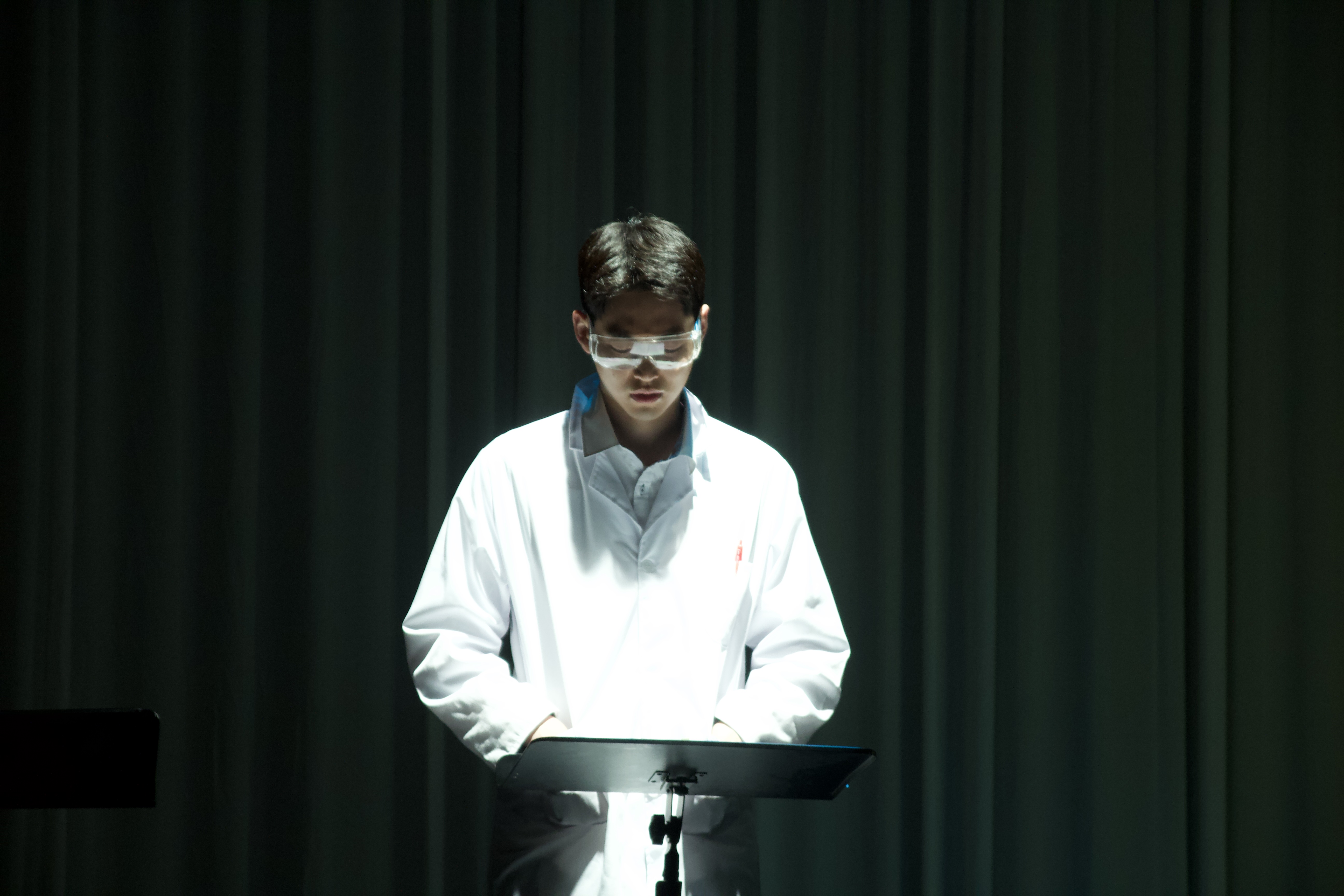 서경대학교 공연예술학부 2025학년도 1학기 산업체 연계형 캡스톤 디자인 학습자 주도형 창작 프로젝트 두 번째 공연 연극 ‘보이맨’ 성황리에 무대에 올려져···작연출 박세주 학우 인터뷰 (3).jpg