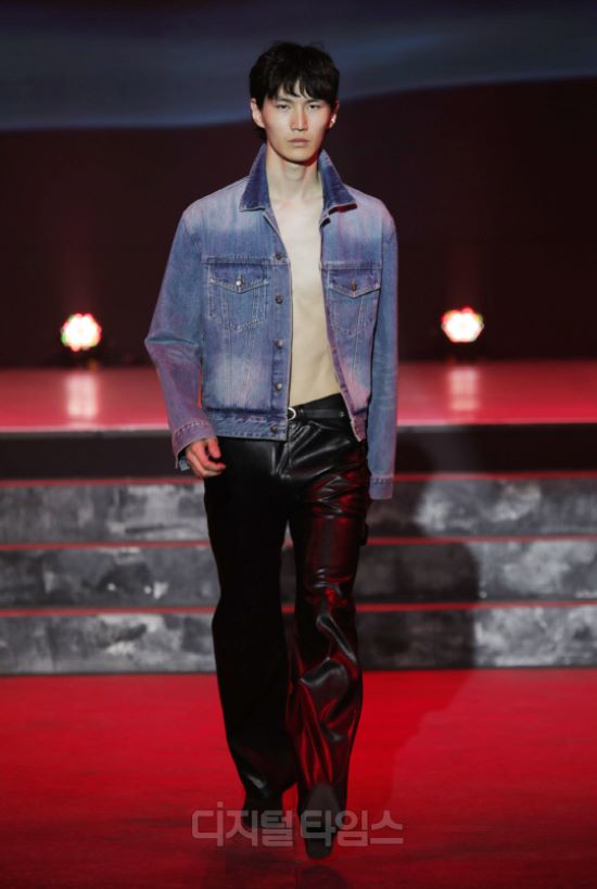 새비지-서경대 패션쇼 자연스럽고 자유분방한 무대(7).jpg