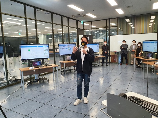 2020학년도 Design Thinking 창업캠프를 운영 중인 서경대학교 창업지원센터 이석형 센터장.jpg