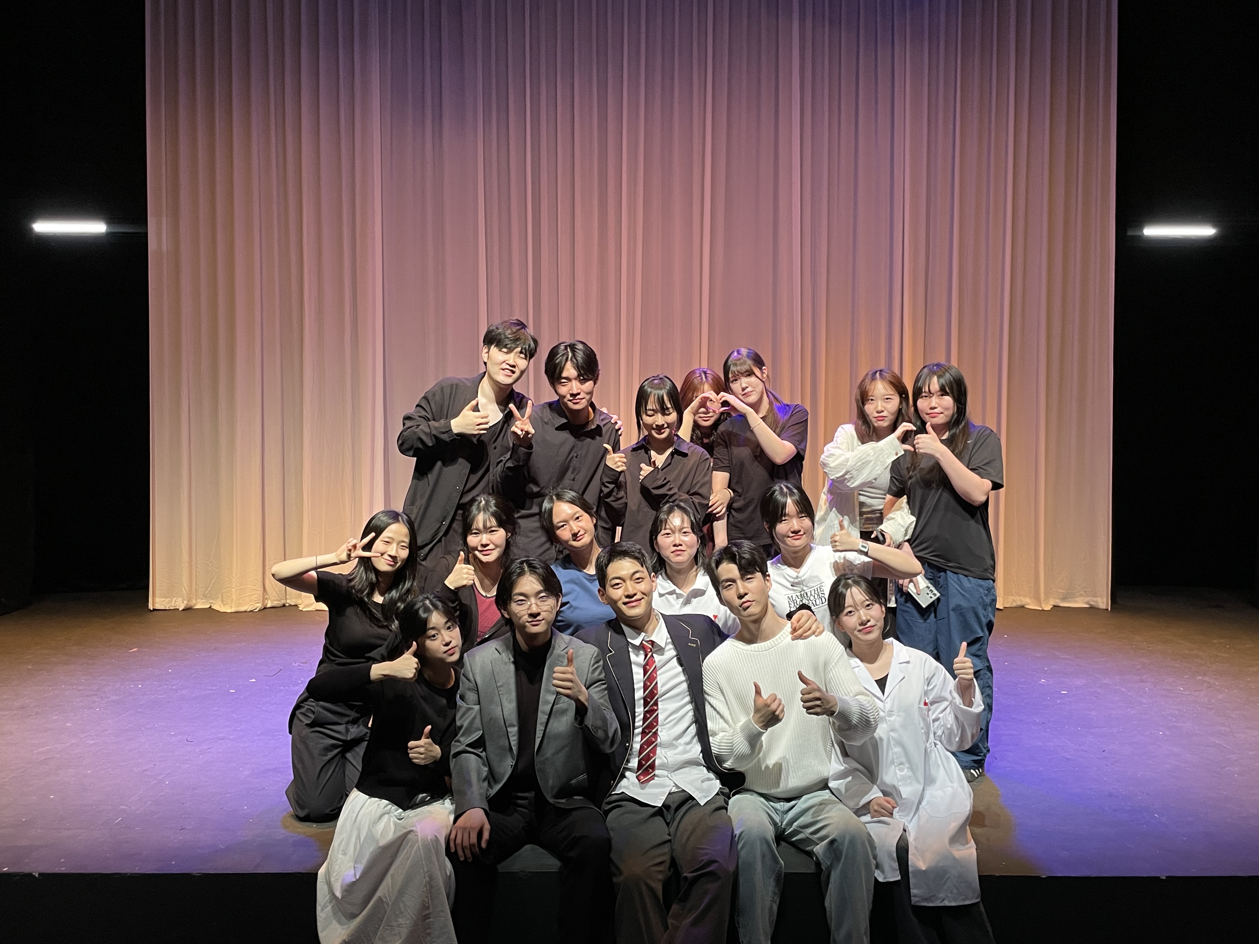 서경대학교 공연예술학부 2025학년도 1학기 산업체 연계형 캡스톤 디자인 학습자 주도형 창작 프로젝트 두 번째 공연 연극 ‘보이맨’ 성황리에 무대에 올려져···작연출 박세주 학우 인터뷰 (7).jpg