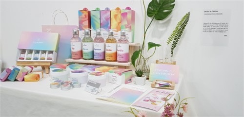 제25회 디자인학부 졸업작품전 [리트머스 展] (13).jpg