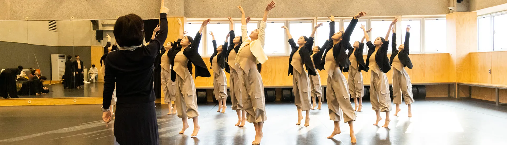 서브페이지 백그라운드 이미지