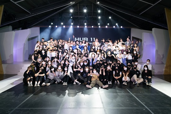 ‘HUB 11’ 출연자 및 제작자 단체사진.jpg