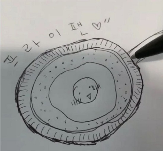 티빙 다큐멘터리에서 공개된 모니카 그림 실력(4).jpg