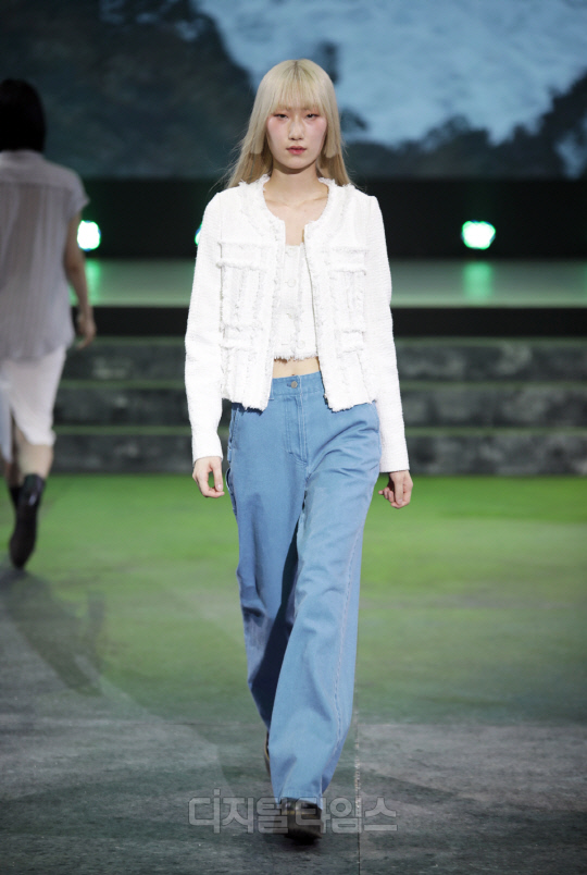 리이-서경대 패션쇼, 고급+트렌드 공존하는 무대(6).jpg