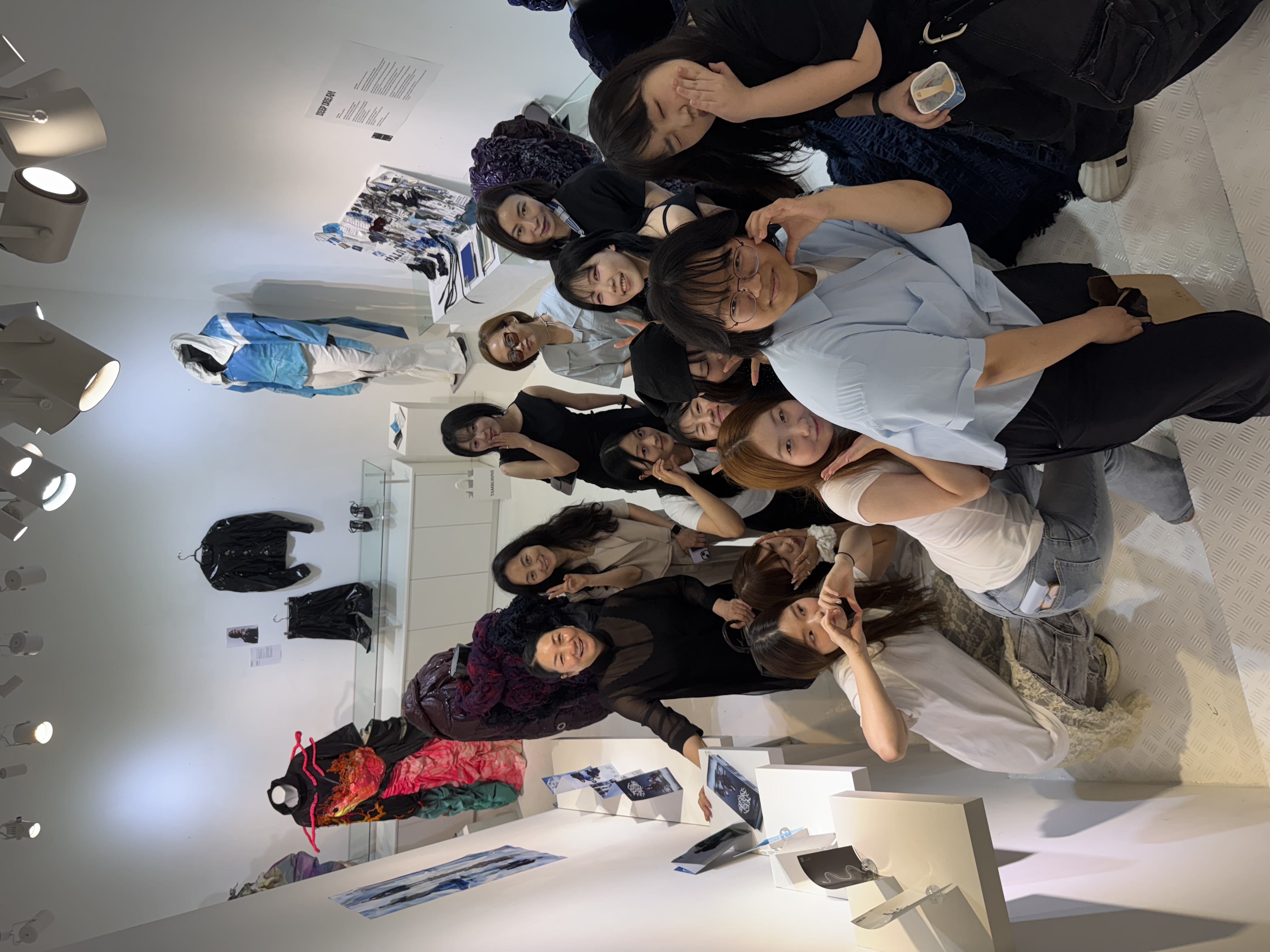 2025 서경대학교 무대패션전공 졸업작품 전시회 ‘No Answer The identity of ‘I’‘ 성황리에 개최 (11).jpg