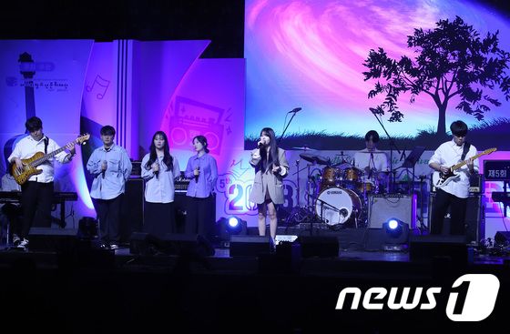 청춘의 열기 구미를 달구다 제5회 청춘대학가요제 성료(3).jpg