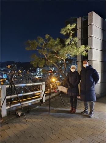 2020년 12월 20일 – 이즈미 지하루 한일문화예술연구소 소장과 이종필 교수.jpg