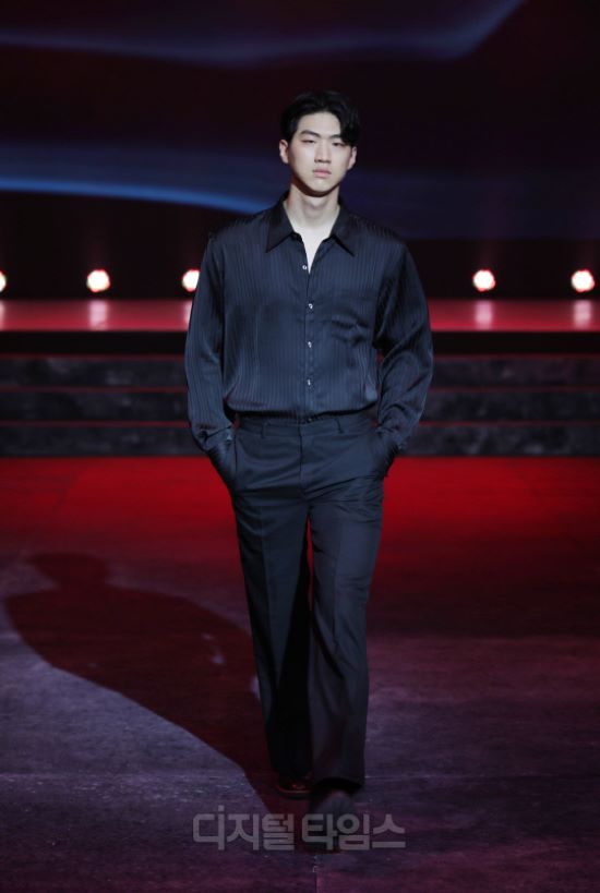 새비지-서경대 패션쇼 자연스럽고 자유분방한 무대(2).jpg