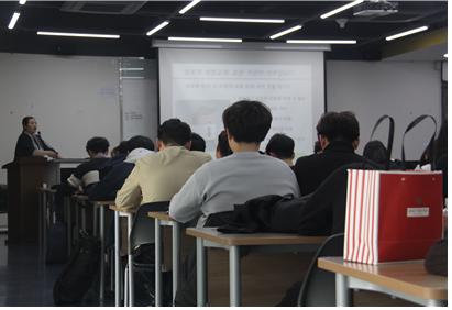 CREOS캠프 강의를 듣는 신입생들2.jpg