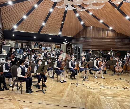 방과후학교 오케스트라 수업 녹음실 방문 장면.jpg