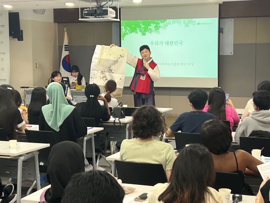 서경대학교 GKS사업단, 동북아역사재단과 함께 정부초청외국인장학생GKS대상 외국인 역사 문화 탐방 프로그램 진행(3).jpg