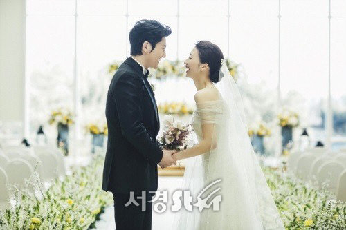 류수영박하선 결혼_170123_서울경제.jpg