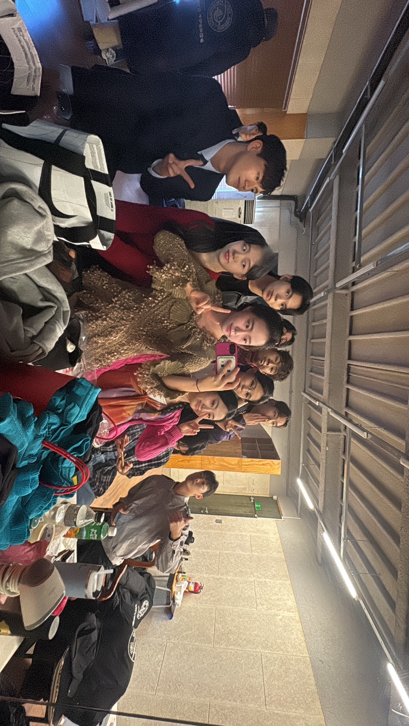 서경대학교 공연예술학부 2024학년도 2학기 1학년 기말공연 연극 12인의 성난 사람들 성황리에 무대에 올려져···기획담당 김상우 학우 인터뷰 (3).jpg