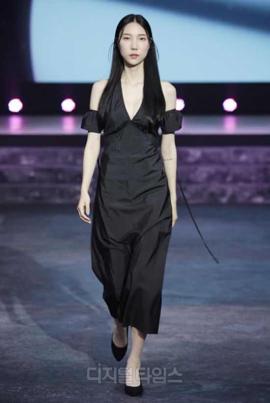 알크미-서경대 패션쇼, 매력적 디자인 넘쳐나는 무대(6).jpg