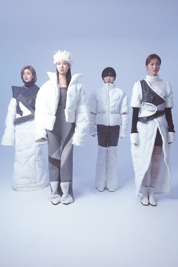 'MUTE’ 단체사진. 김예준 학우作.jpg