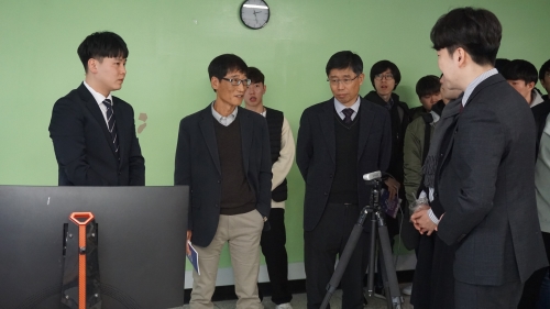 컴퓨터공학과 졸업전시회 (10).jpg