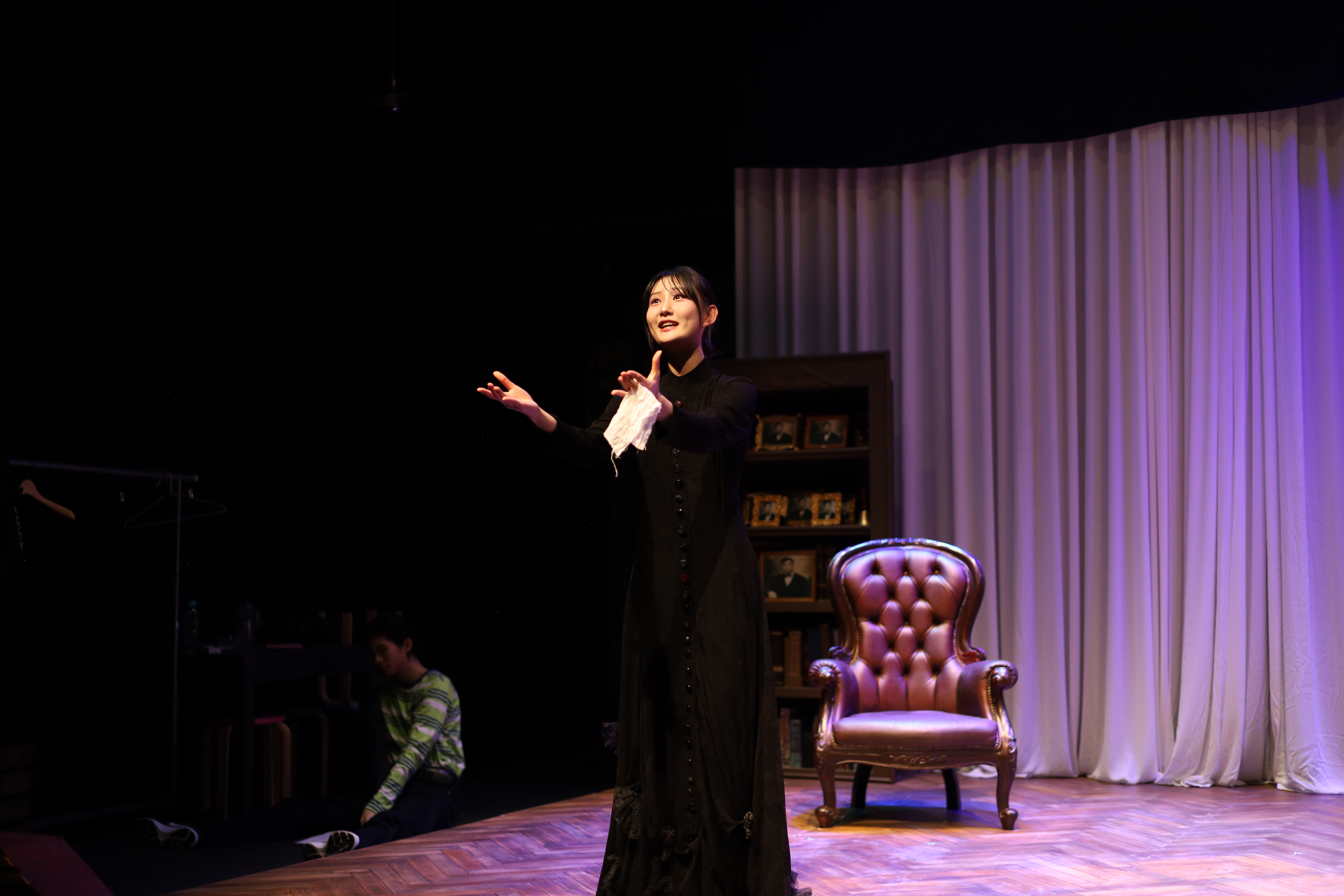 서경대학교 공연예술학부 2025 통합형 공연예술 창의융합인재 양성 프로그램 · 서경대학교 공연예술학부 2025학년도 1학기 모델연기 워크숍 연극 ‘체홉 단막극장’ 성황리에 올려져··· 각·연출 박인지 학우 인터뷰 (5).jpg