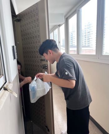 서경대학교 사회봉사지원센터 사회봉사단, 길음종합사회복지관과 함께 관내 취약계층 어르신 80가구 대상 해신탕으로 건강한 여름나기 행사 진행 (9).jpg