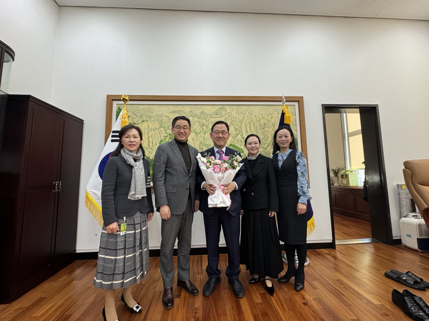 서경대학교 무용예술학부 전순희 교수 등 무용계 인사, 주호영 국회부의장 예방해 한국 무용계의 현안인 무용진흥법 제정 및 국립무용원 건립 추진 관련 의견 나눠  (2).jpg
