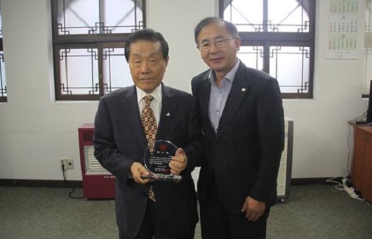 최영철 서경대 총장, 박종길 국민건강보험공단 성북지사장.jpg