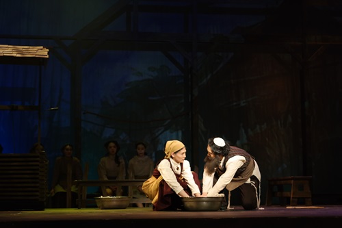 뮤지컬 지붕위의 바이올린 공연사진(4).JPG