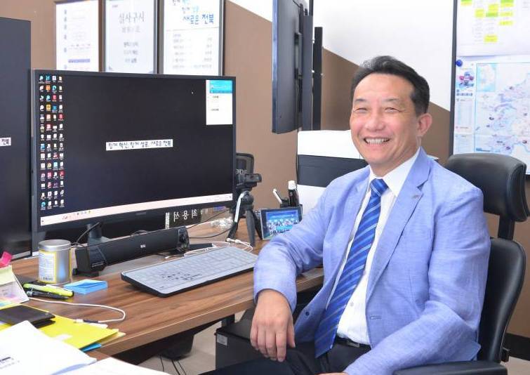 [서평] 인생 선배가 전하는 현실적인 조언과 격려 - [동 트기 전 새벽이 가장 어둡다](3).jpg