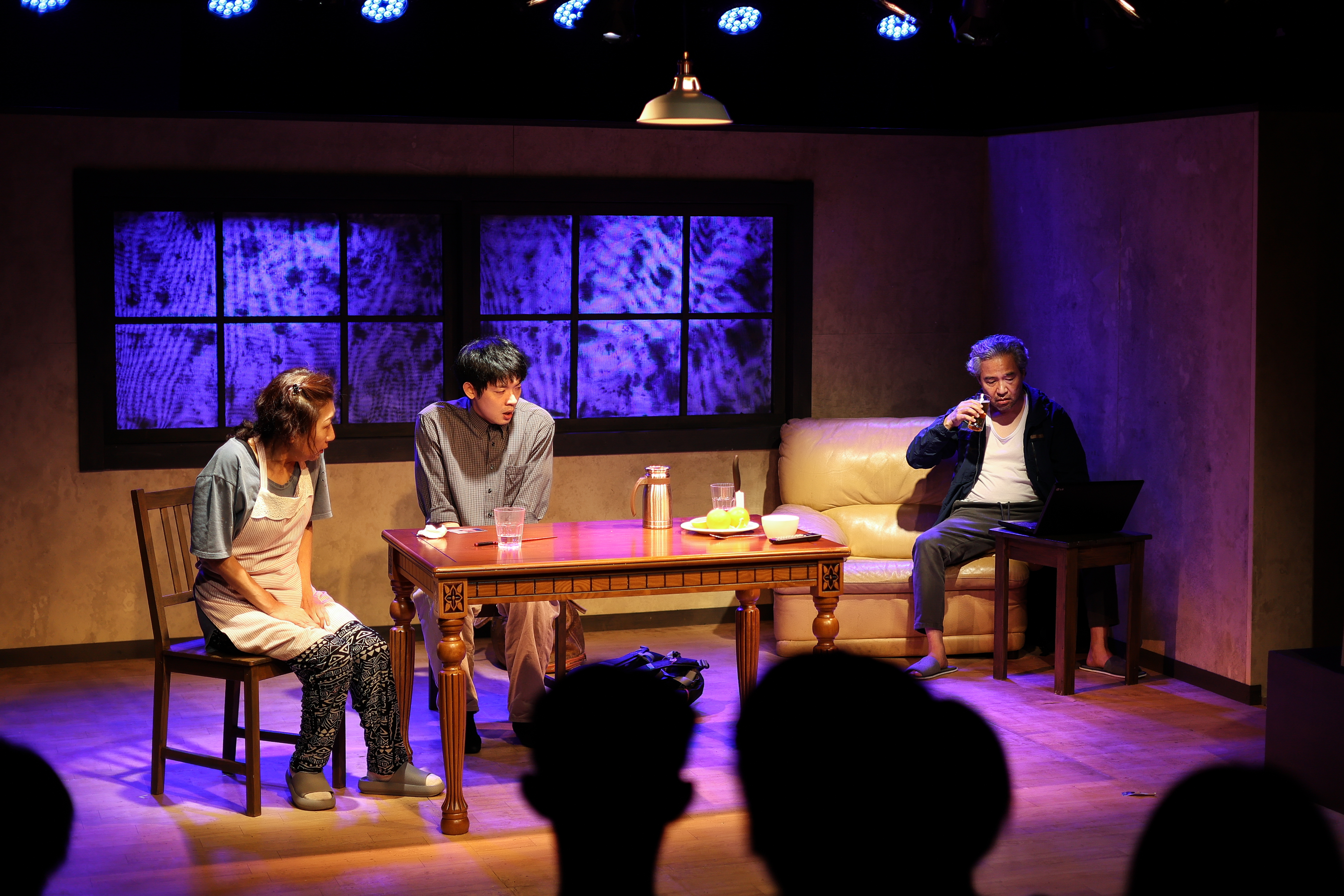 서경대학교 극단 ‘백야’의 두 번째 공연 연극 ‘최후의 만찬’ 성황리에 무대에 올려져···조연출 공연예술학부 연기전공 24학번 김도이 학우 인터뷰 (9).JPG