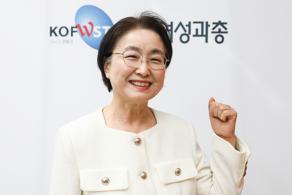 “남자 자리 뺏는다” 들으며 버텼다…이제 기술로 먹고사는 여자들 시대